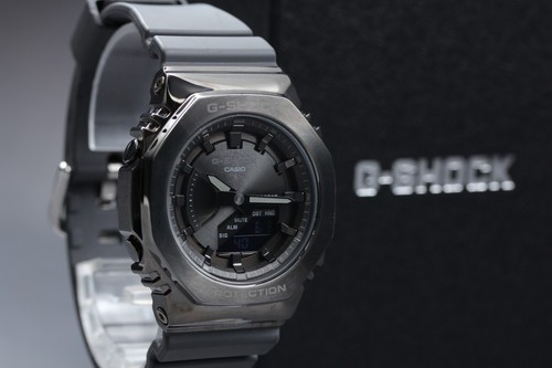 Near mint casio g - [near,